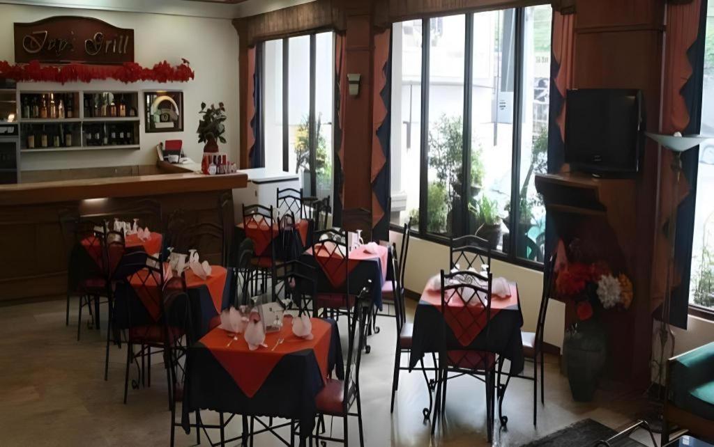 Hotel Supreme Багио Экстерьер фото