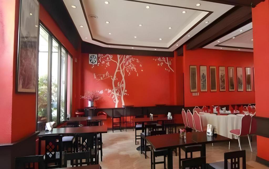 Hotel Supreme Багио Экстерьер фото