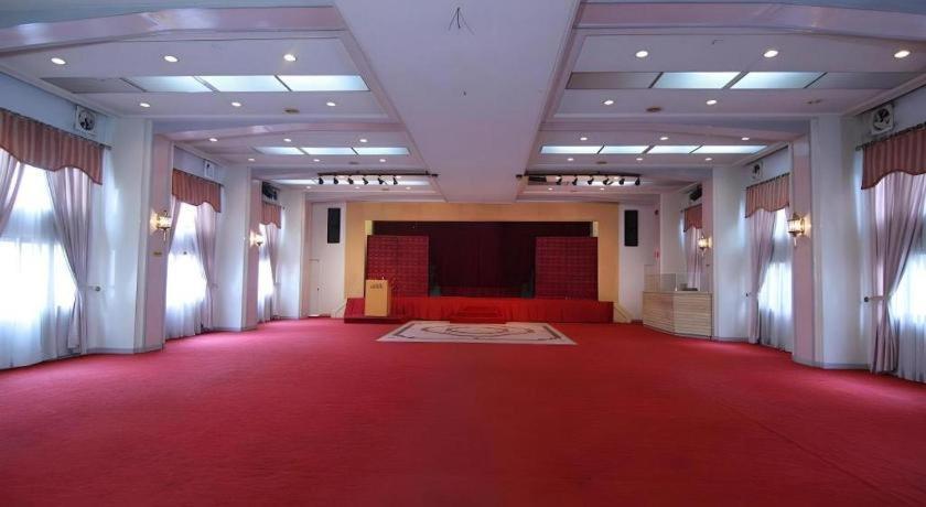 Hotel Supreme Багио Экстерьер фото