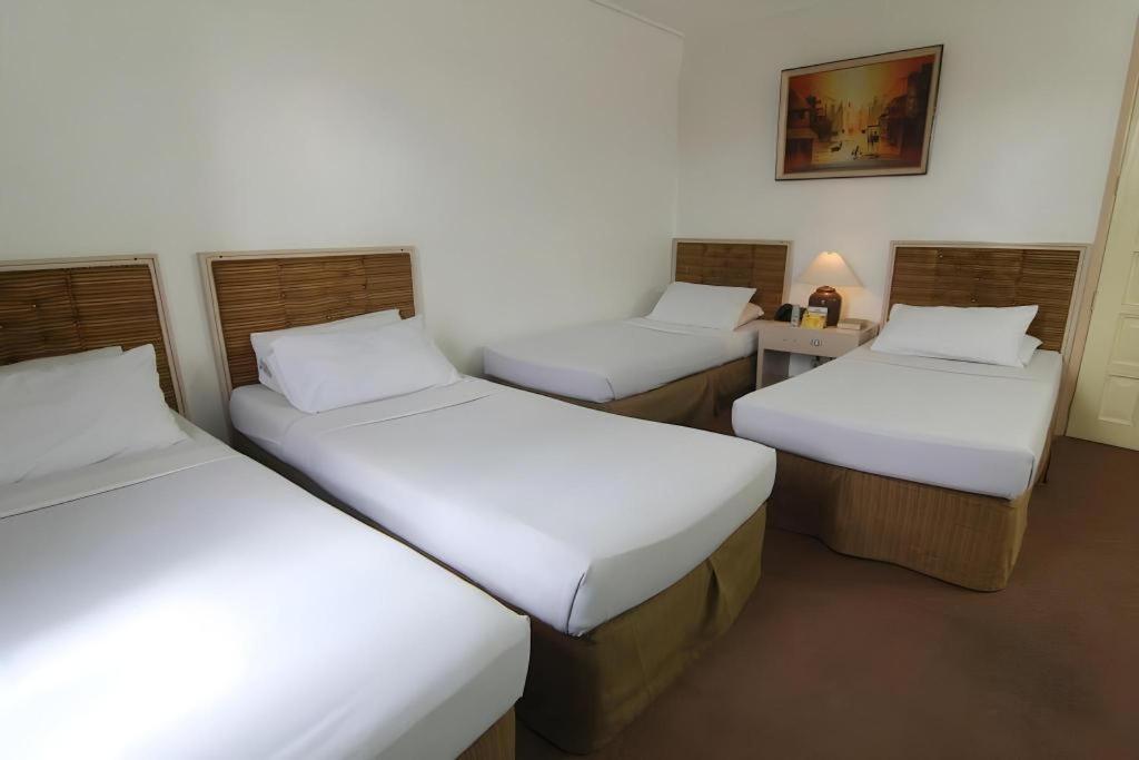 Hotel Supreme Багио Экстерьер фото