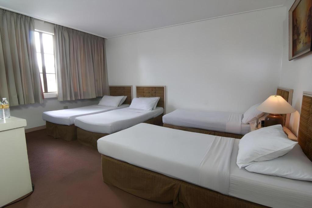 Hotel Supreme Багио Экстерьер фото